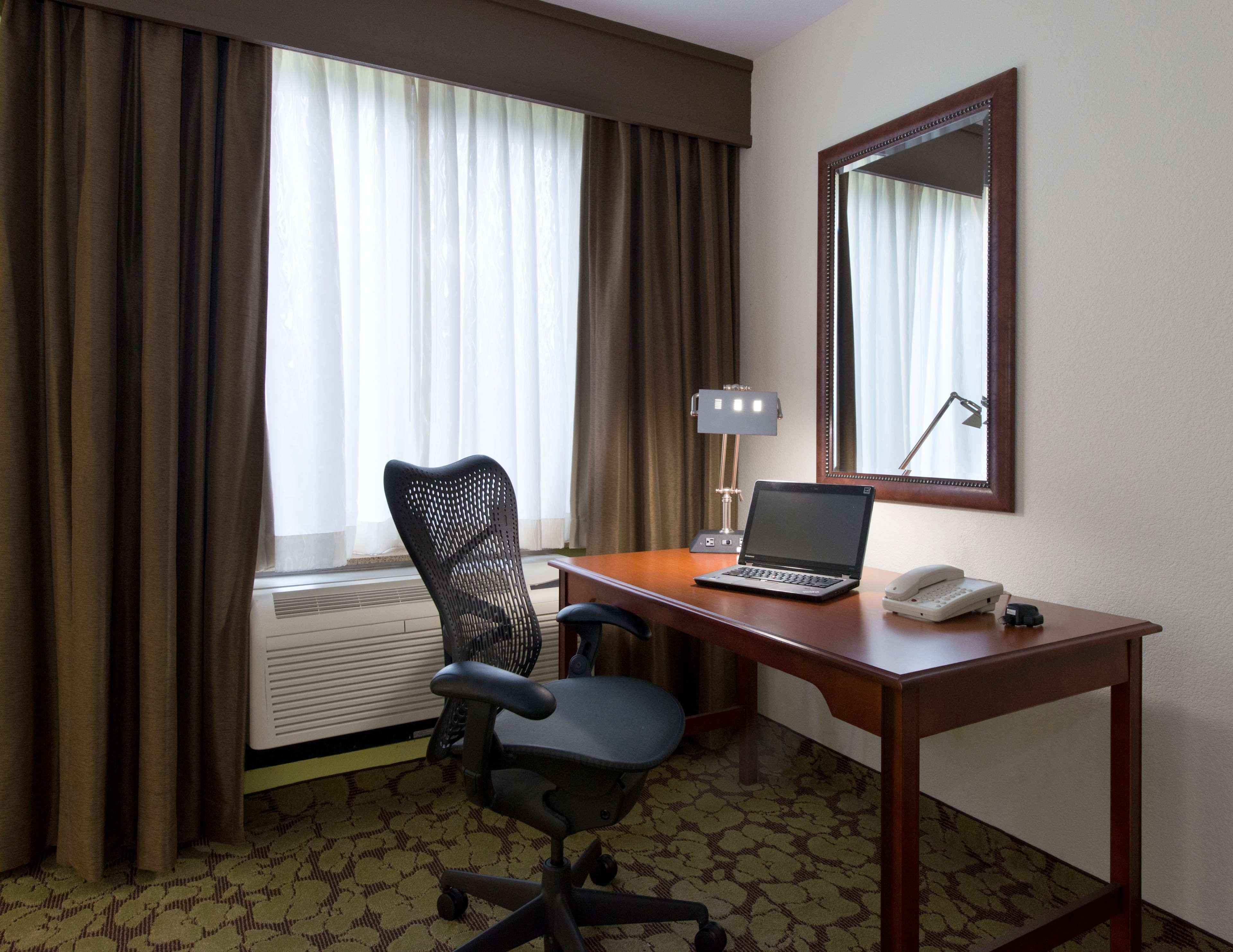 Hilton Garden Inn Lafayette/Cajundome Екстериор снимка